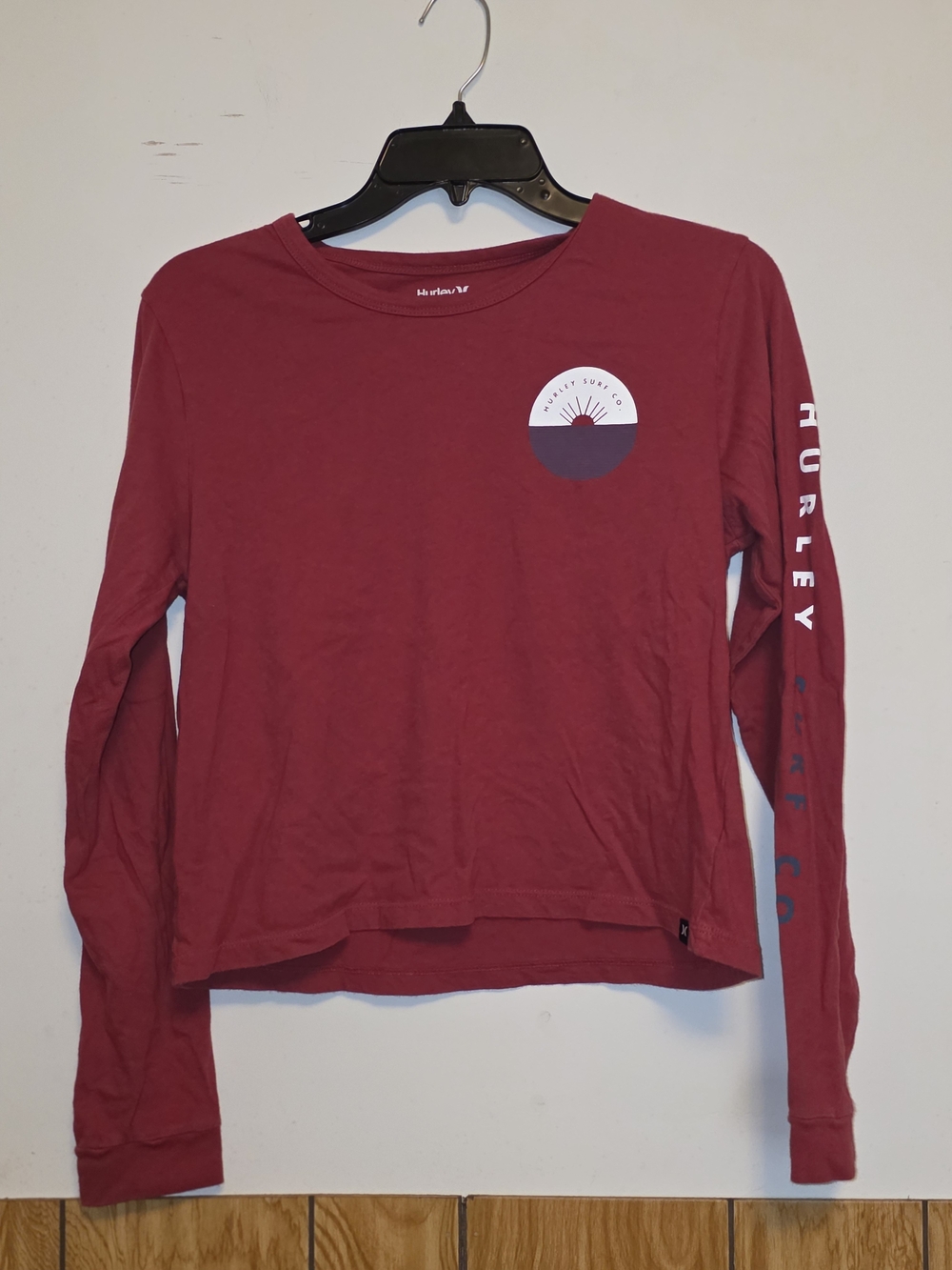 Hurley Women's Long Sleeve Crewneck Top - Burgundy